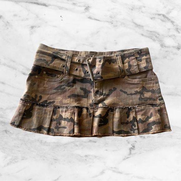 Vintage Y2K Skirt Hydraulic Camo Mini Skirt, Size 9/10 – theme party army girl - Picture 13 of 15